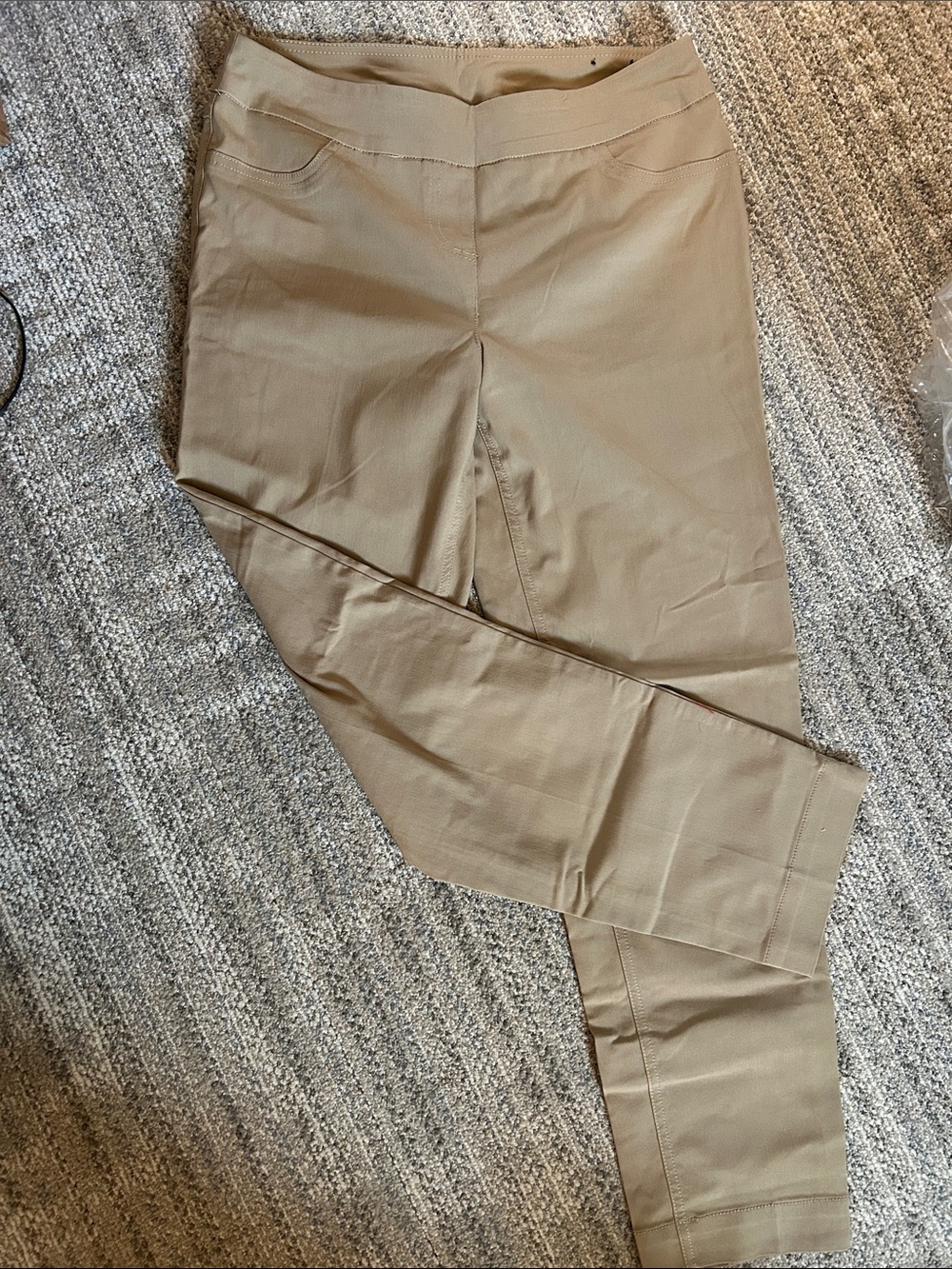 Women’s Ankle Crop Pants in Khaki